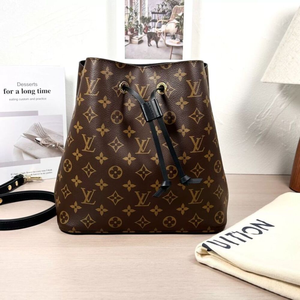 Louis Vuitton Women Pre-Loved Bag Very Good Condition